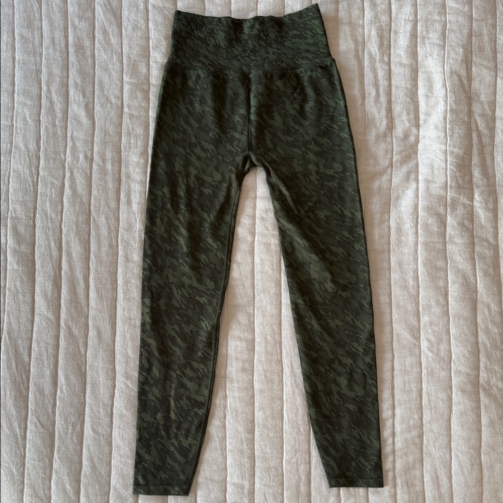 Lorna Jane Seamless Camo Leggings